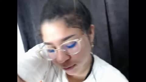 Snapshot of yelly_18 chatting on June 20, 3:53 am yelly online show from June 20, 3:53 am