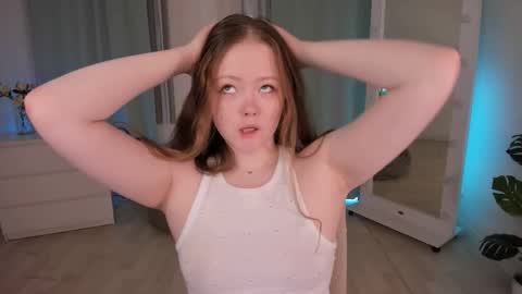 Snapshot of yennefer__ chatting on January 15, 10:20 am Yennefer online show from January 15, 10:20 am