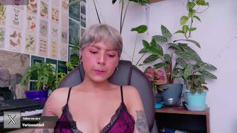Snapshot of yeriawaddell_ chatting on February 19, 5:53 pm yeriawaddell online show from February 19, 5:53 pm