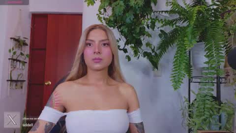 Snapshot of yeriawaddell_ chatting on March 26, 10:26 pm yeriawaddell online show from March 26, 10:26 pm
