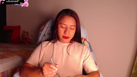 Yesi online show from September 18, 3:25 pm