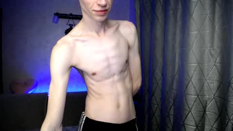 Snapshot of yes_cute_boy_ chatting on March 2, 1:04 am Eden online show from March 2, 1:04 am