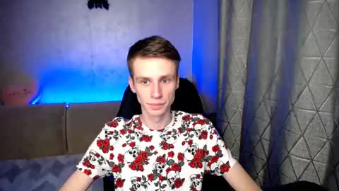 Snapshot of yes_cute_boy_ chatting on March 6, 10:47 pm Eden online show from March 6, 10:47 pm