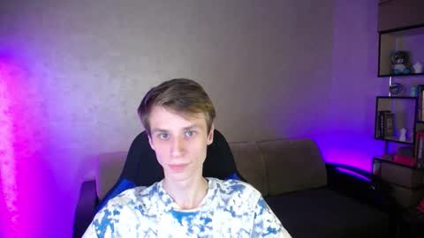 Snapshot of yes_cute_boy_ chatting on October 16, 8:54 pm Eden online show from October 16, 8:54 pm