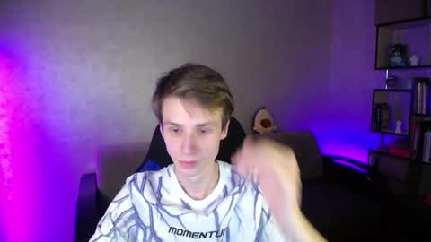 Snapshot of yes_cute_boy_ chatting on October 20, 11:27 pm Eden online show from October 20, 11:27 pm