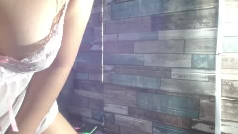 Snapshot of yesamin_stone18 chatting on April 12, 12:10 pm yesamin_stone18 online show from April 12, 12:10 pm