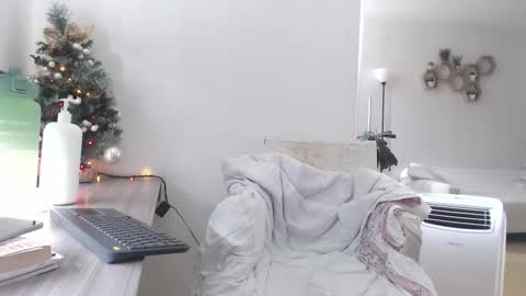 yesikacosta online show from January 15, 5:27 pm