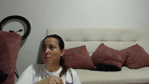 yessica and andres online show from September 17, 2:13 am