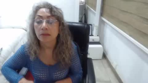 Snapshot of yessilatin chatting on December 22, 12:18 am jessy online show from December 22, 12:18 am
