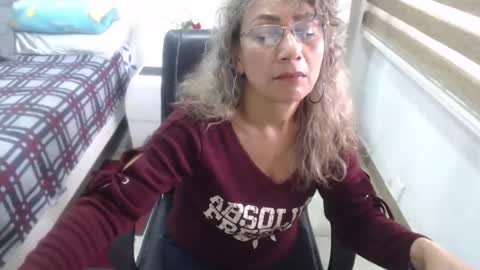 Snapshot of yessilatin chatting on February 17, 6:58 pm jessy online show from February 17, 6:58 pm
