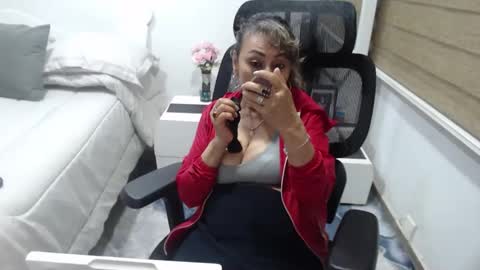 Snapshot of yessilatin chatting on March 22, 11:30 pm jessy online show from March 22, 11:30 pm