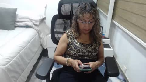 Snapshot of yessilatin chatting on March 24, 2:27 am jessy online show from March 24, 2:27 am