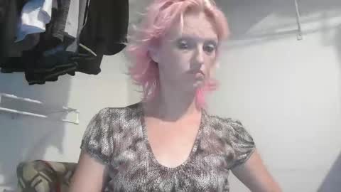 CUMONURFACE online show from December 19, 9:40 am