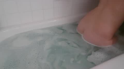 CUMONURFACE online show from February 18, 4:59 pm