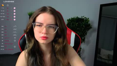Snapshot of yeva67619 chatting on September 13, 8:41 pm Sonya online show from September 13, 8:41 pm