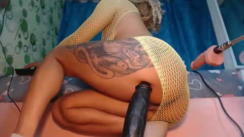 Snapshot of yeyecandy chatting on November 29, 11:57 am yeyecandy online show from November 29, 11:57 am