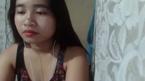 Snapshot of yhang_19 chatting on December 5, 12:44 pm yhang_19 online show from December 5, 12:44 pm