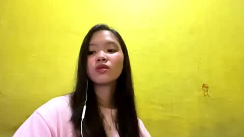 Snapshot of yibassette chatting on June 16, 12:19 pm Isabella online show from June 16, 12:19 pm