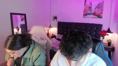 Yiing and yang online show from October 9, 7:23 pm