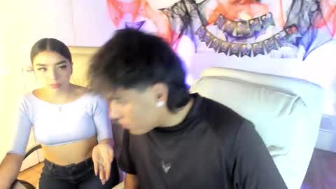 Yiing and yang online show from October 18, 9:15 pm