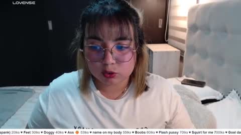 hii i am yini online show from March 12, 4:18 am