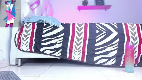 Yiovanna online show from December 10, 12:05 pm