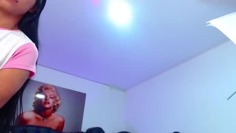 Yiovanna online show from December 11, 12:34 pm