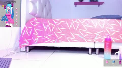 Yiovanna online show from January 18, 3:27 pm