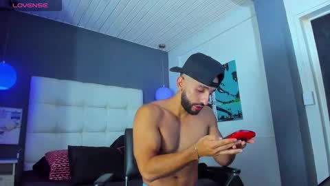 Yiyo online show from September 19, 4:36 am