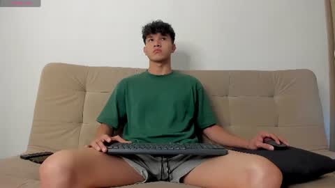 Snapshot of yizus_bonz chatting on June 29, 6:30 pm yizus_bonz online show from June 29, 6:30 pm