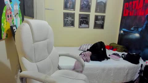 yker online show from October 9, 4:32 am