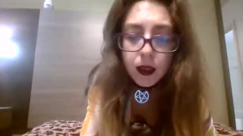 Snapshot of ykkrahs chatting on November 17, 10:32 am Alice Sharkky Sunshine Manson online show from November 17, 10:32 am