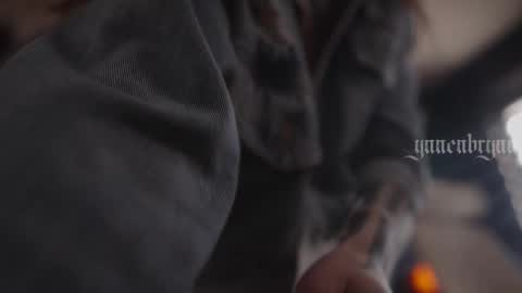 ynnenbrynn online show from October 18, 6:48 am