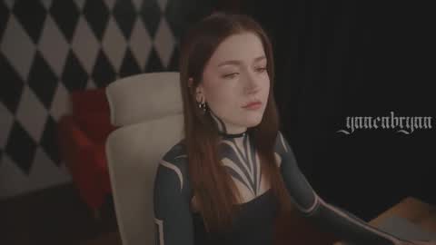 ynnenbrynn online show from December 15, 7:23 am