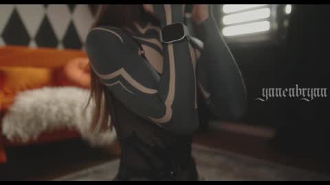 Snapshot of ynnenbrynn chatting on February 9, 6:06 am ynnenbrynn online show from February 9, 6:06 am