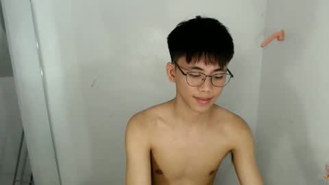 Snapshot of ynotyu chatting on April 19, 4:28 pm ynotyu online show from April 19, 4:28 pm