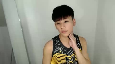 Snapshot of ynotyu chatting on May 4, 4:25 pm ynotyu online show from May 4, 4:25 pm
