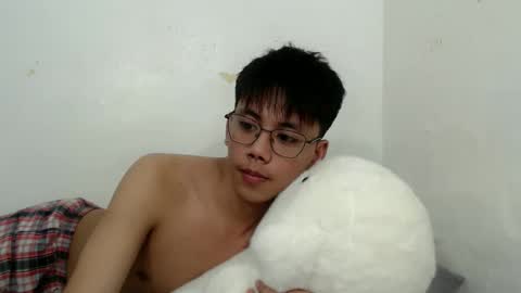 Snapshot of ynotyu chatting on May 13, 6:00 am ynotyu online show from May 13, 6:00 am