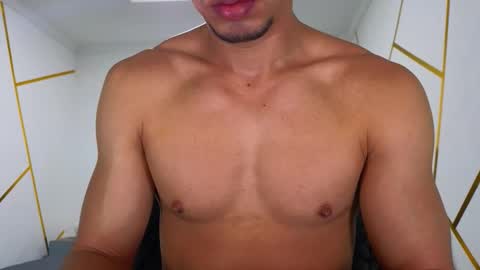 yo_zue online show from January 19, 4:22 pm