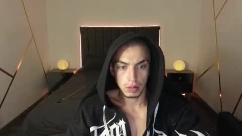 yo_zue online show from February 13, 3:13 am