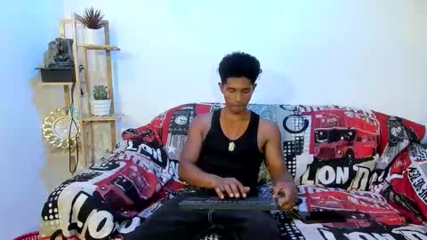 yoel_hot2004 online show from February 12, 8:04 pm