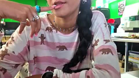 Snapshot of yoitshoney chatting on June 25, 1:15 pm Yoitshoney online show from June 25, 1:15 pm