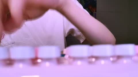 yoka_paradoxxx online show from December 4, 5:28 am