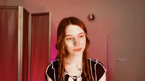 yoka_paradoxxx online show from April 19, 11:20 am