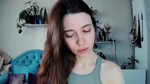 yoka_paradoxxx online show from May 10, 10:53 am