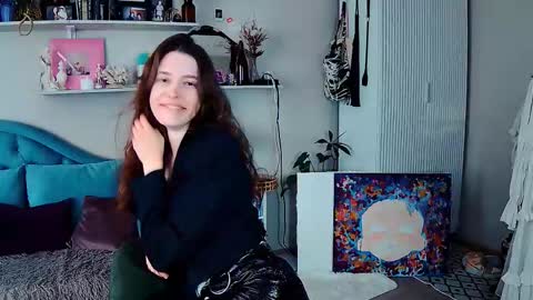 yoka_paradoxxx online show from May 12, 10:12 am