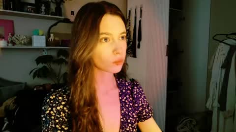 yoka_paradoxxx online show from May 17, 12:34 pm