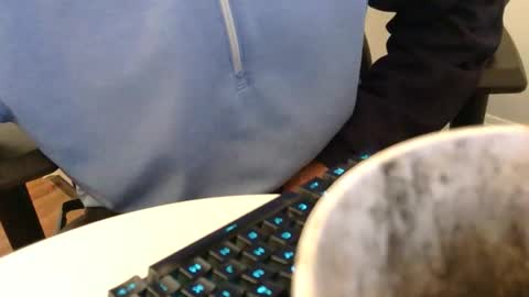 Snapshot of yokaxondoo chatting on March 17, 10:02 pm yokaxondoo online show from March 17, 10:02 pm