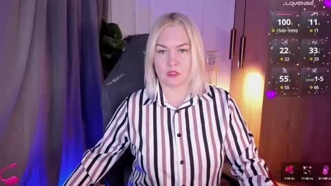 Snapshot of yolanda_kiss chatting on February 22, 4:40 am Yolanda online show from February 22, 4:40 am