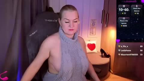 Snapshot of yolanda_kiss chatting on February 27, 11:15 pm Yolanda online show from February 27, 11:15 pm